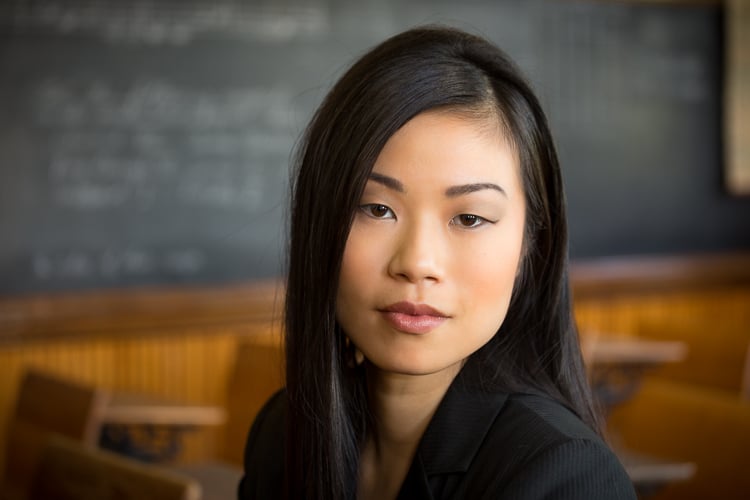 10 Camera Settings and Equipment Tips for Portrait Photography