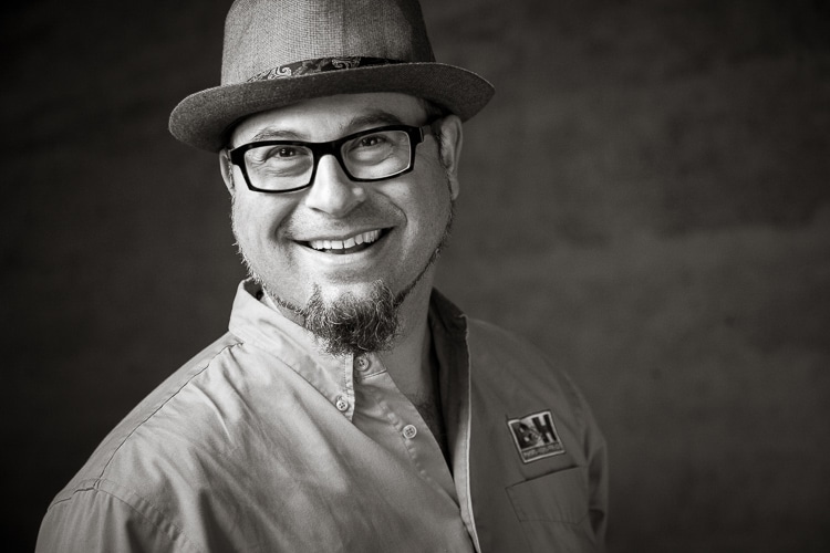 10 Camera Settings and Equipment Tips for Portrait Photography