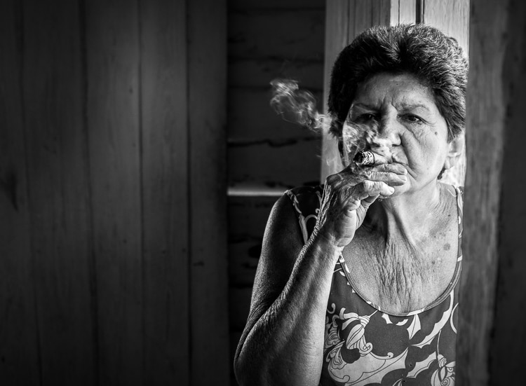 10 Camera Settings and Equipment Tips for Portrait Photography