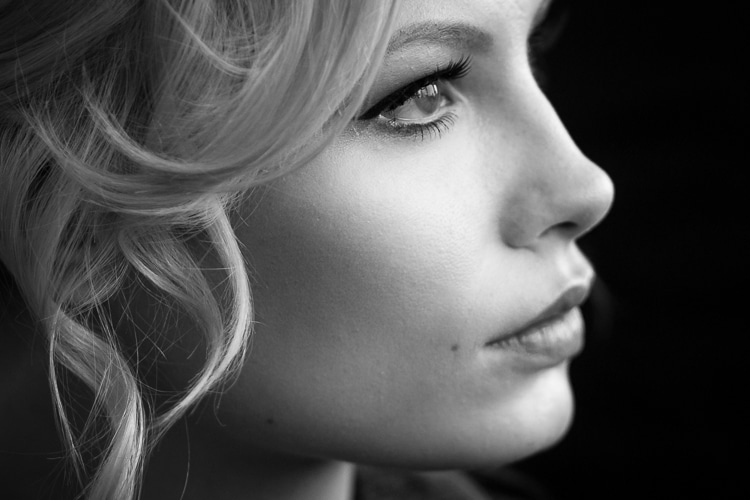 10 Camera Settings and Equipment Tips for Portrait Photography