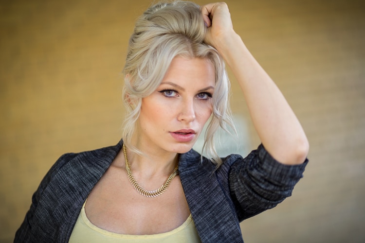 10 Camera Settings and Equipment Tips for Portrait Photography