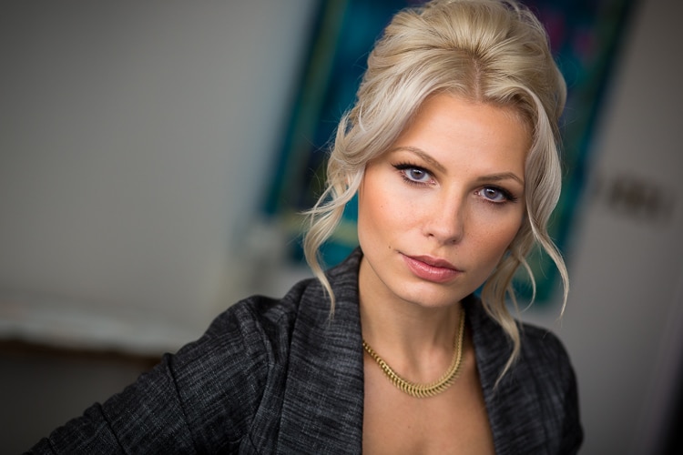 10 Camera Settings and Equipment Tips for Portrait Photography