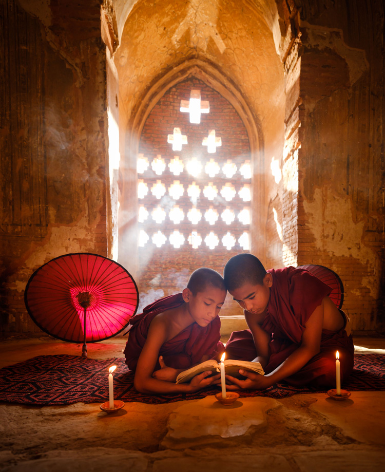 Fireside chat travel photography Dan Myanmar