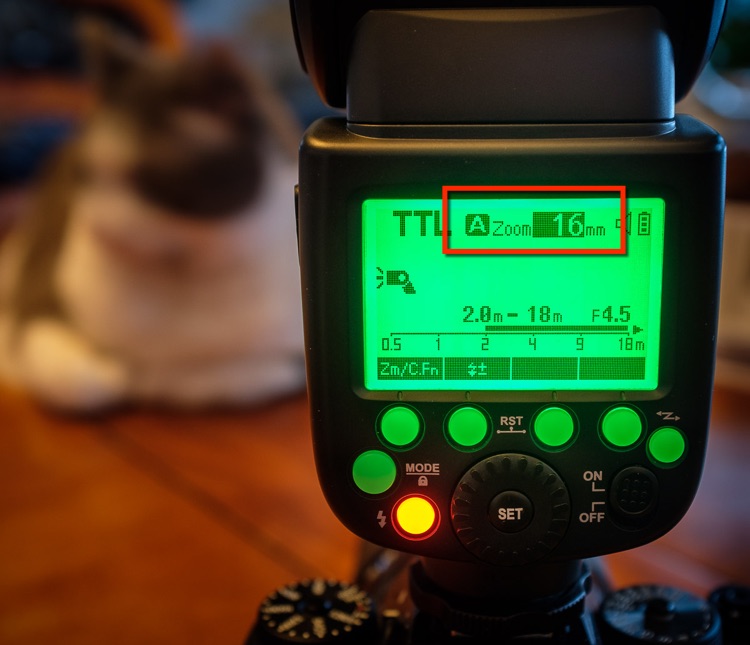 flash settings auto zoom 16mm