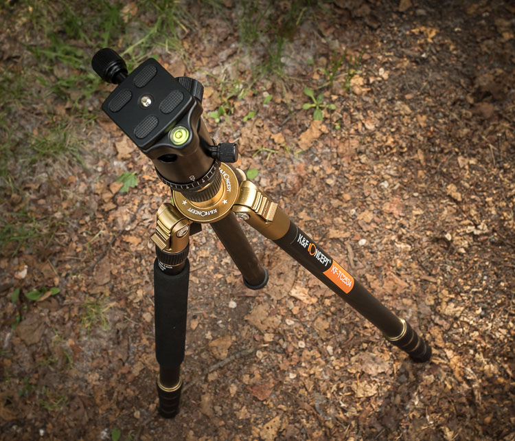 Tripod Review - the K&F Concept TC2534 Carbon Fiber Tripod - manufacturer branding