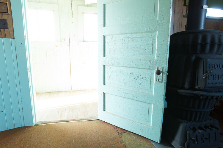 Mid-bracket exposure 1 Mid-bracket HDR exposure, ISO 400 at f/14 for 0.5 seconds