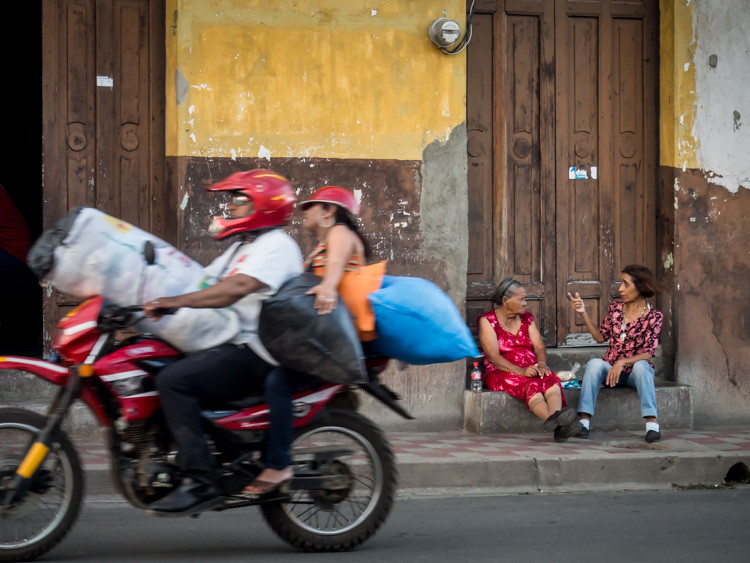 mirrorless camera are great for street photography