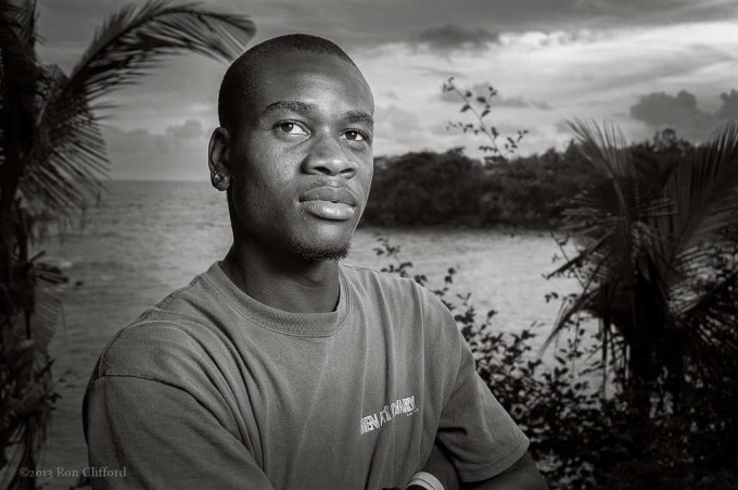 b/w portrait using one flash and daylight