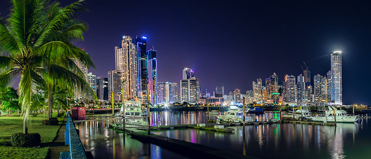 Panama City, Panama with night photography settings of shutter speed 2.5 seconds, Aperture f/8 and ISO 400