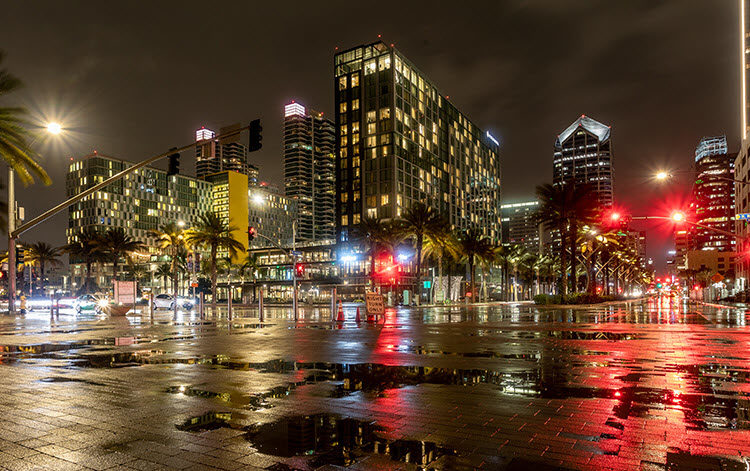 a photo of San Diego, California with night photography settings of Shutter Speed: 8 seconds; Aperture: f/11; ISO 400