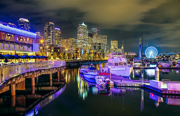 Seattle harbor at night with long exposure of 2.5 seconds, f/8, ISO 200.