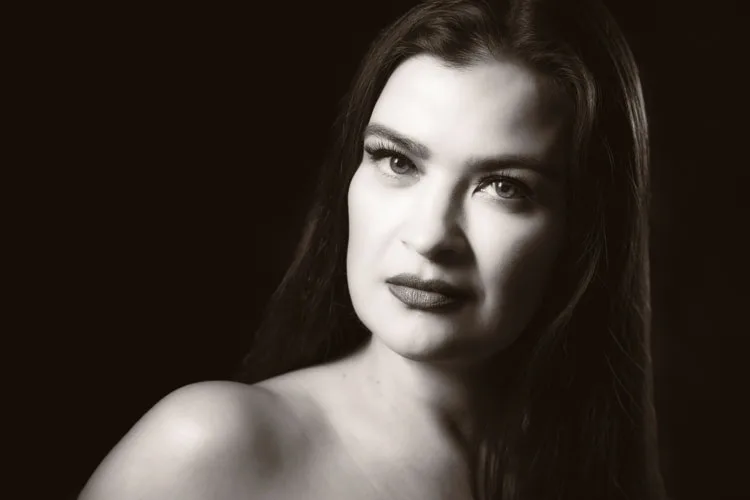 Black and white hollywood glamour portaits 02 jpg