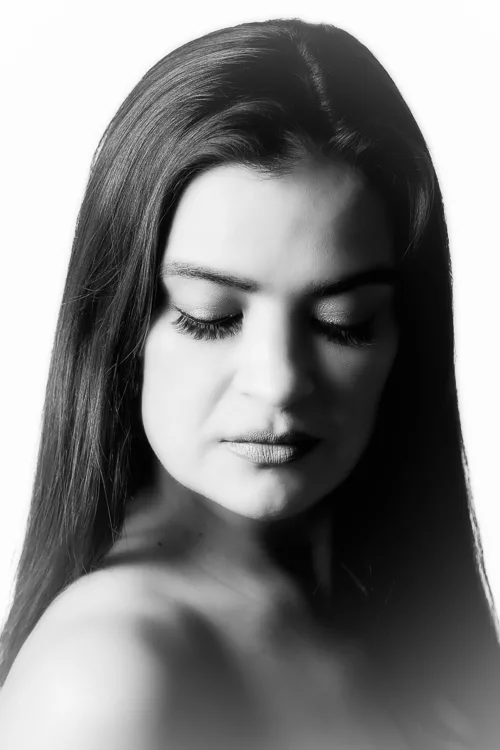 Black and white hollywood glamour portaits 19 750px jpg