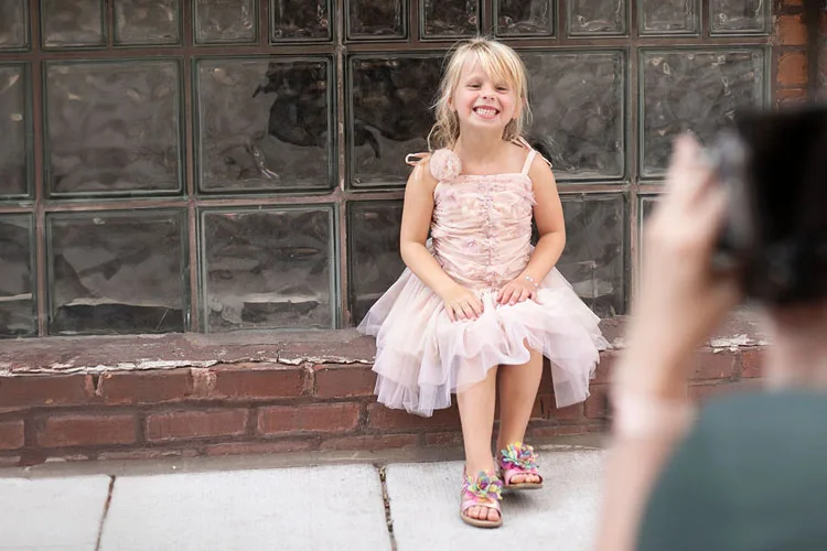 Comfort Kids knee at their level do not tower over them 750px jpg