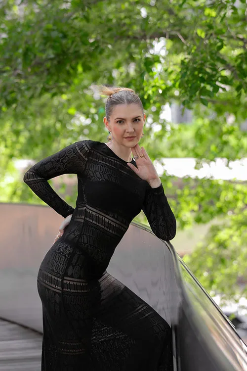 Comfort Professional Model Posing 750px jpg