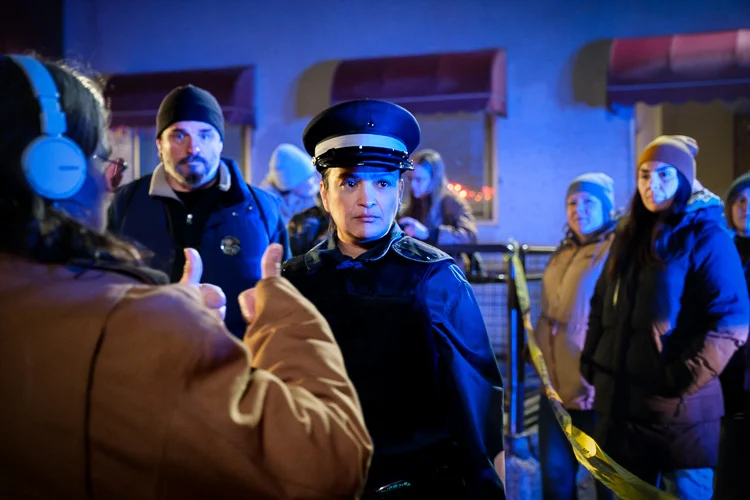 silent shutter mode needed for movie still photographers