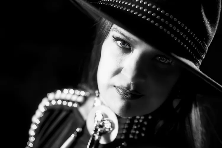 Sigma 56mm lens review 41 750px jpg